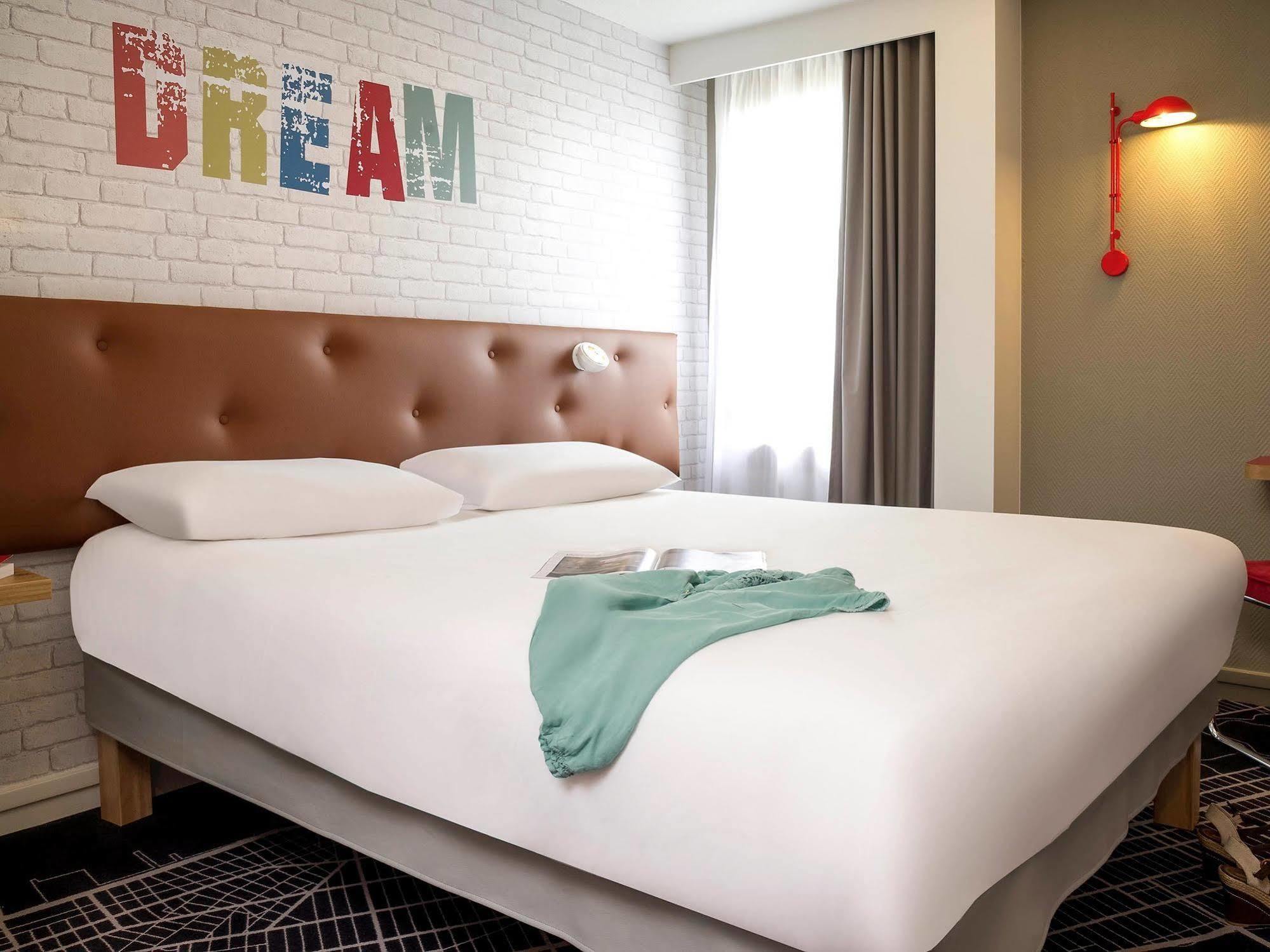 Ibis Styles Chartres Metropole Hotell Le Coudray Exteriör bild
