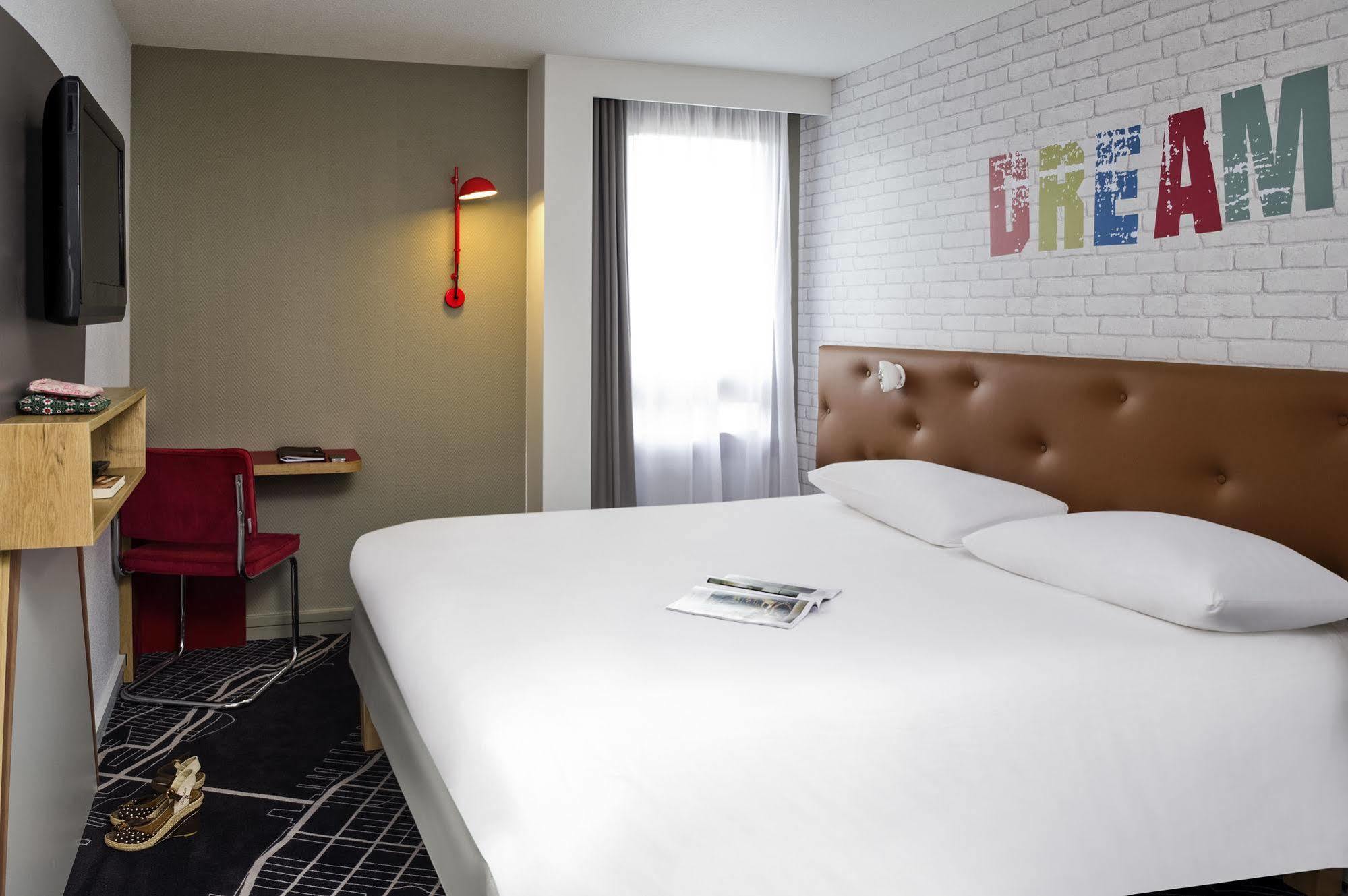 Ibis Styles Chartres Metropole Hotell Le Coudray Exteriör bild